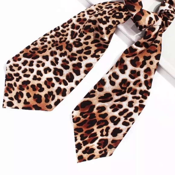 ✨HAIR SCARF SCRUNCHIE-ANIMAL PRINT - Picture 3 of 3